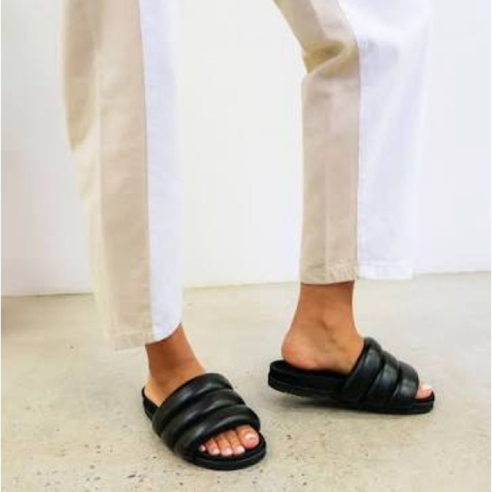 NWT Roam the puffy slide grey sold out color Shopbop $160 current season